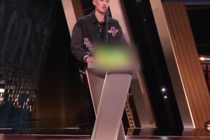 库里的电影必须看！勇士女主播小七：来看奇迹梦之队首映