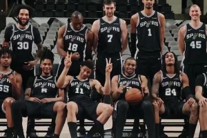 詹姆斯点评：东契奇绝杀 这只是他在湖人众多名场面的开端