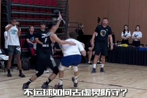 炼炼可爱手势舞祝库里生日快乐！