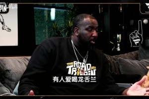 独行侠更衣室泼水庆祝！弗拉格轰51分后被浇透了：基德欧文祝贺！